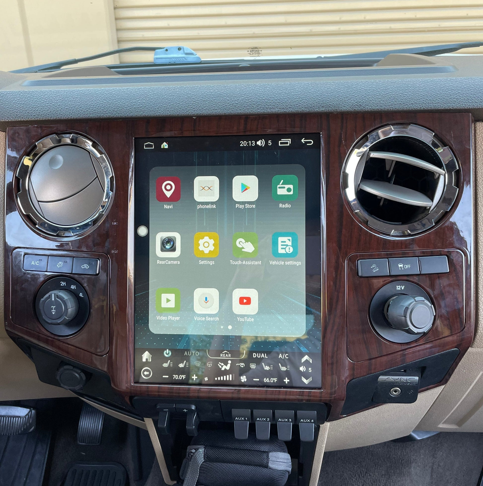 12.1 inch Android 13/14 Vertical Screen Navigation Radio for Ford F-250 F-350 Super Duty trucks 2008 - 2016